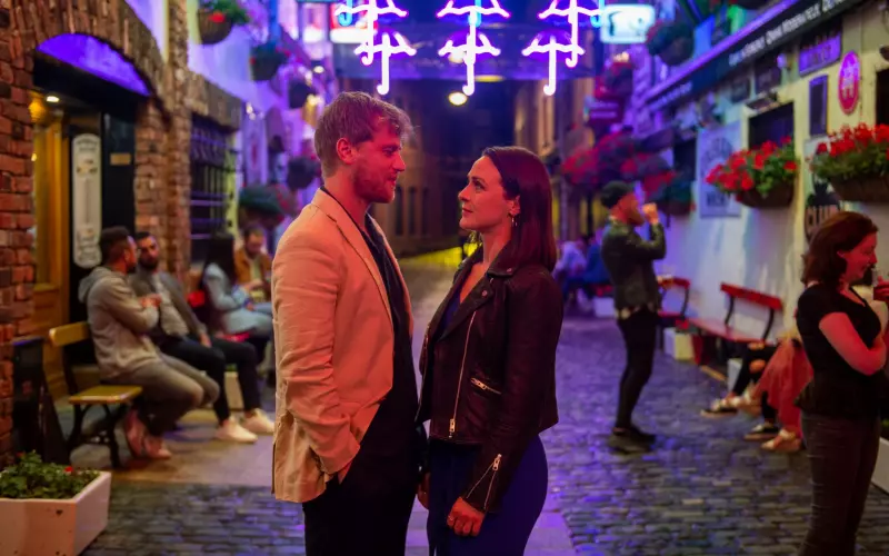 Трейлер сериала «Любовники»: Телеведущий влюбляется в продавщицу