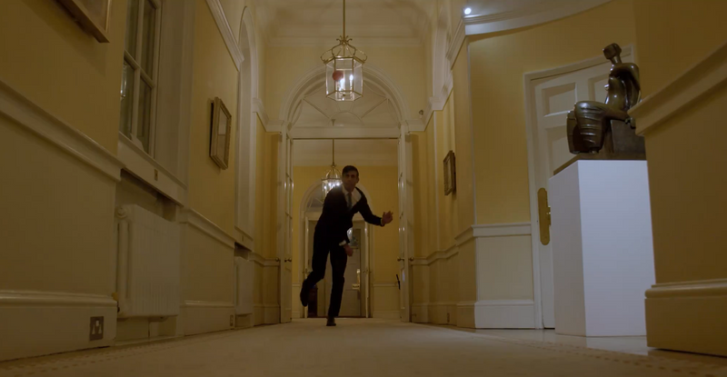 Британский премьер-министр снялся в пародии на Кевина Маккаллистера