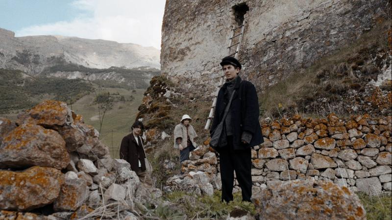 Трейлер драмы «Семь черных бумаг»: Жестокие письма в треугольных конвертах