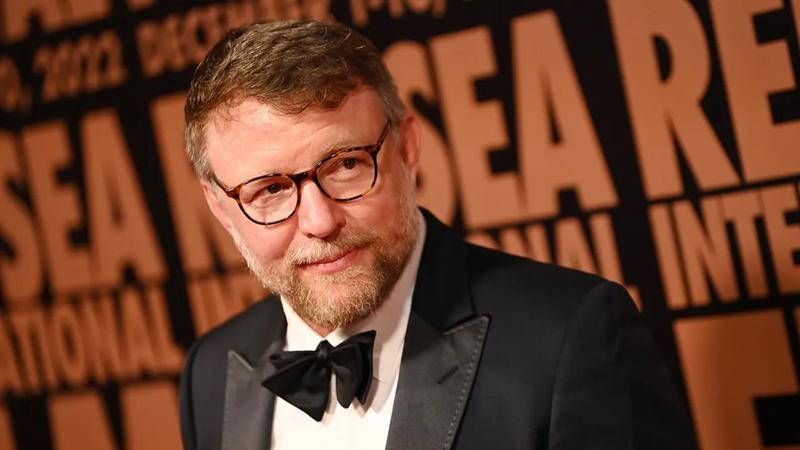 Гай Ричи поставит фильм о британской аристократии