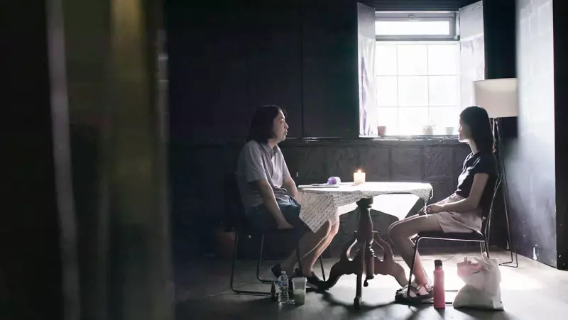 Трейлер документального фильма об экстрасенсах от A24