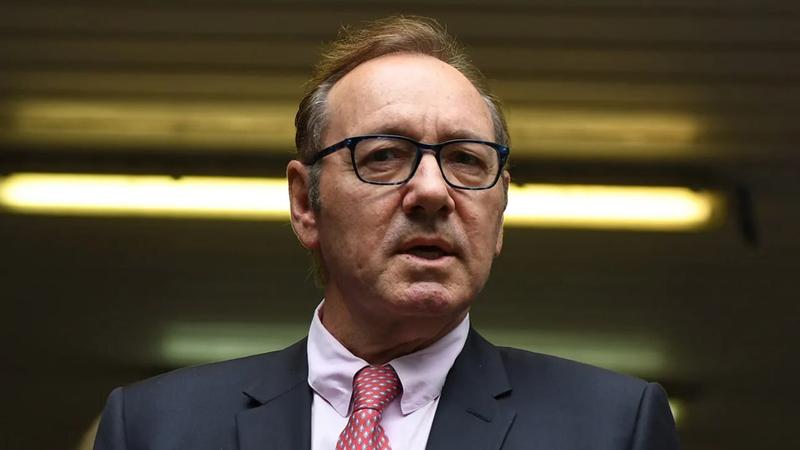 Кевин Спейси отказывается покидать свой особняк в Балтиморе, проданный с аукциона