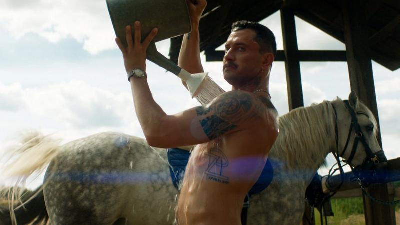 Трейлер фильма «Постучись в мою Тверь» с Павлом Прилучным: Битва за ферму