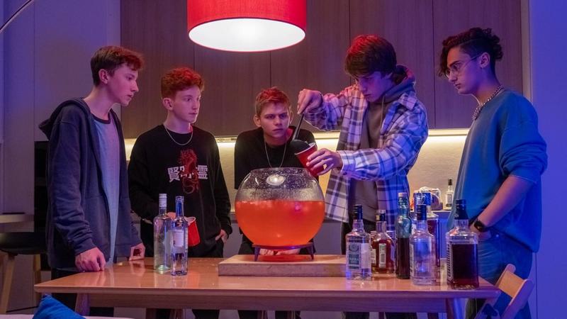 Трейлер сериала «Первый раз»: Подростки в поисках любви и секса