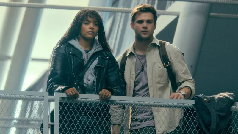 Трейлер сериала «Опасные числа»: Лео Вудалл скрывается от всех