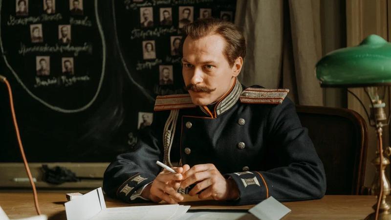 Появились первые кадры с Юрой Борисовым в историческом сериале «Хроники русской революции»