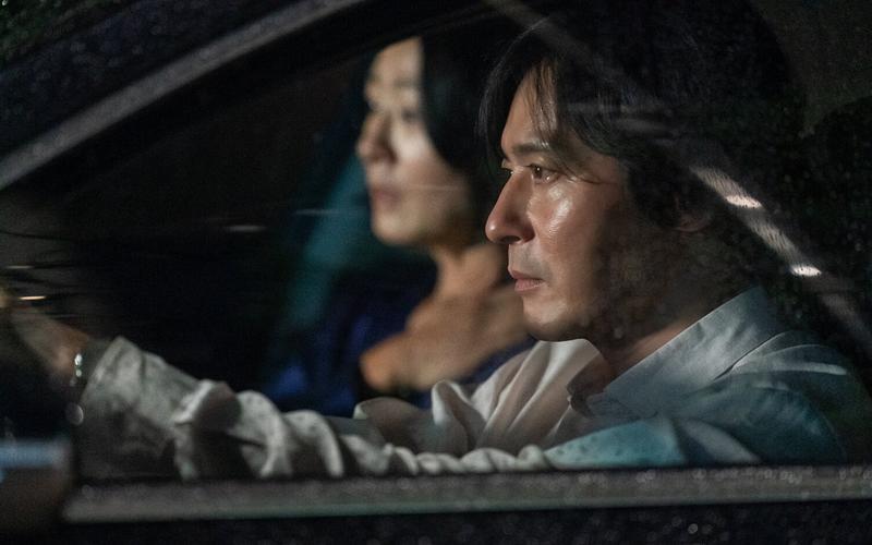 «Нормальная семья»: Ужин из противоречий и триллер на десерт