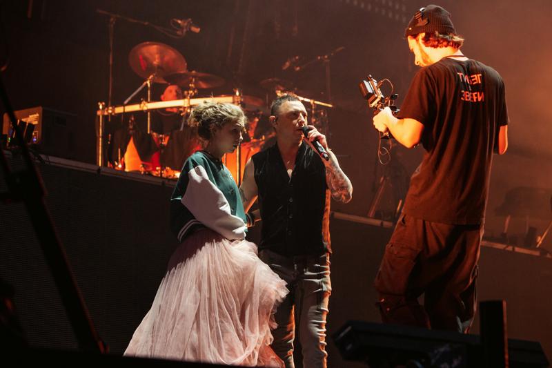 Постер фильма «Всё, что тебя касается»: Поиски отца на концерте «Зверей»