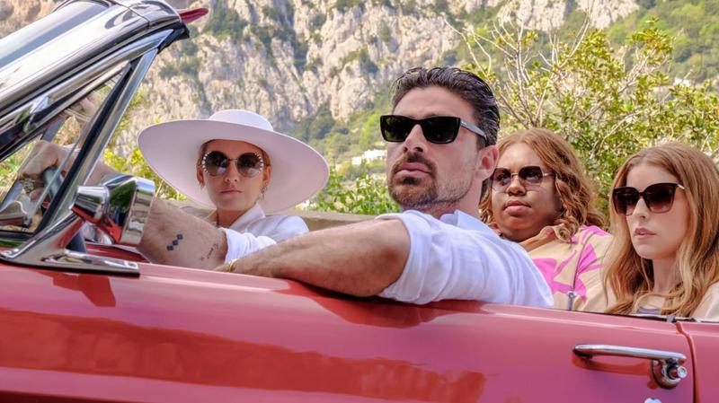 Трейлер фильма «Еще одна простая просьба»: Убийство и предательство в Италии