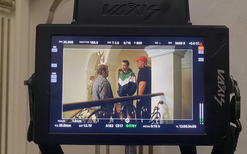 С широко открытыми глазами: Репортаж со съемок сериала «Слепой»