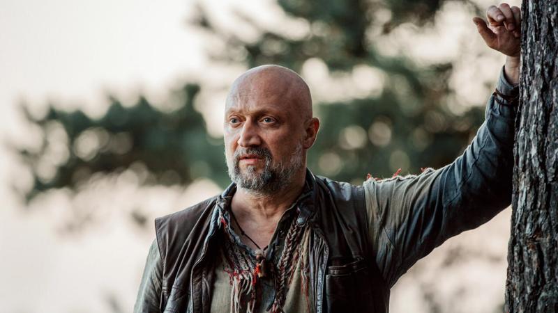 Тизер-сцена сериала «Хутор»: Гоша Куценко берется воспитать дикаря