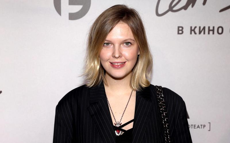 «У нового поколения появляется стремление перечитать классику и рассказать ее современным языком»: Интервью со Стасей Толстой, режиссером фильма «Семейное счастье»