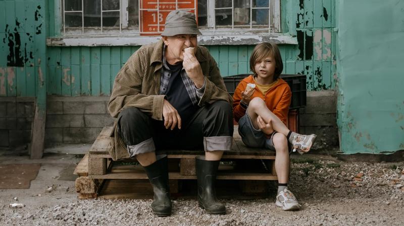 Комедия «На деревню дедушке» с Юрием Стояновым вышла в отечественный прокат