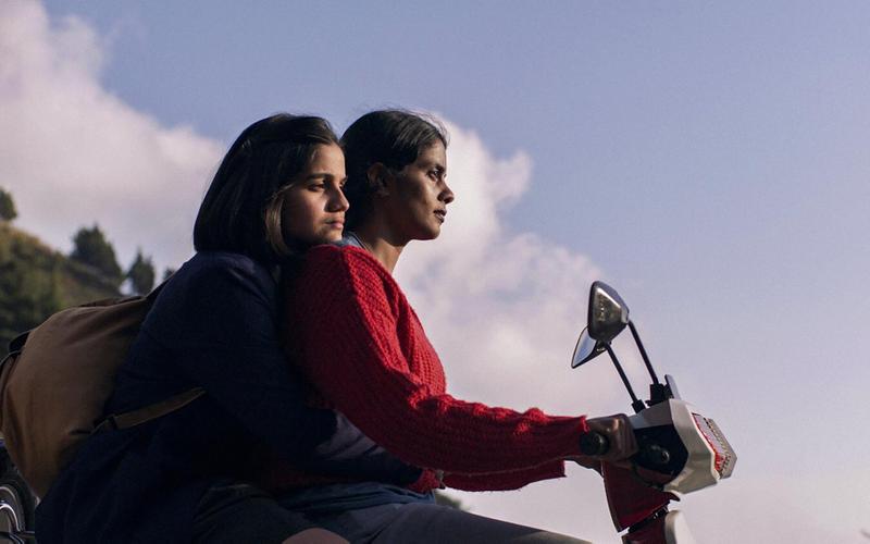 «Манкимэн» и «Всё, что нам кажется светом»: Новые индийские фильмы, которые стоит посмотреть