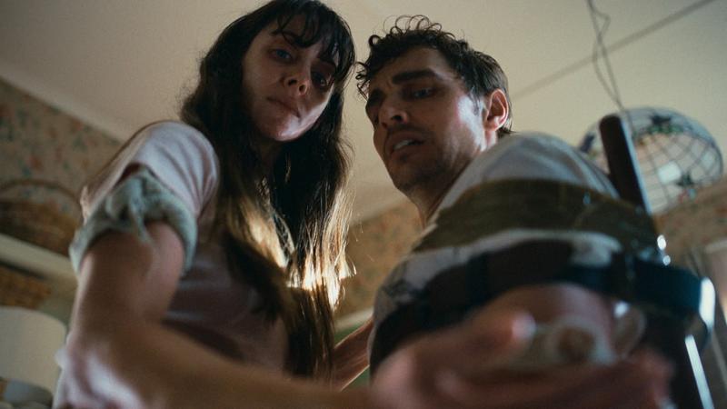 Финальный трейлер боди-хоррора «Одно целое»: Элисон Бри и Дэйв Франко становятся ближе