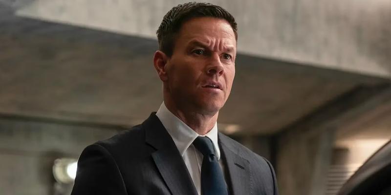 «Грязная игра» с Марком Уолбергом выйдет сразу в онлайне