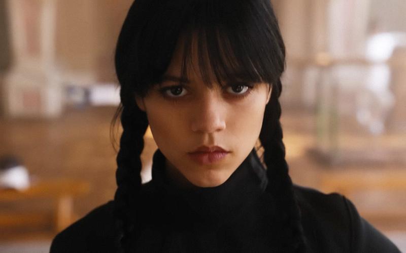 Маньяк, зомби и новый директор школы: Почему не стоит пропускать второй сезон «Уэнсдэй»