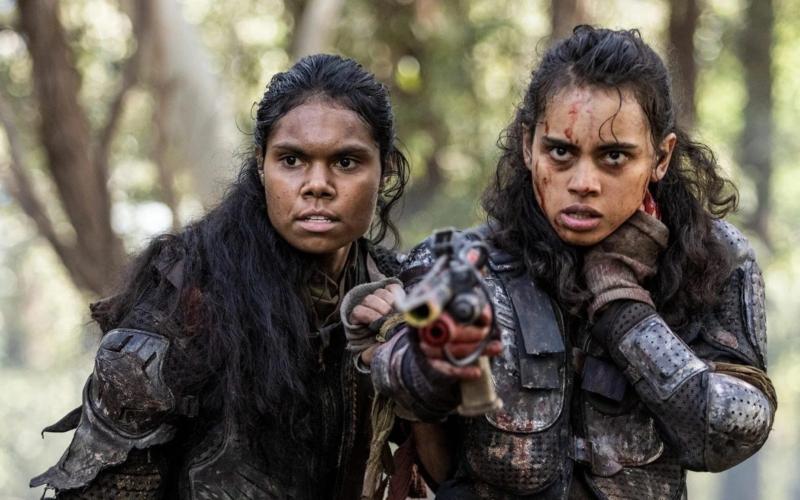 Лучшие фильмы и сериалы про зомби 2022 года: От французской комедии до диснеевского мюзикла