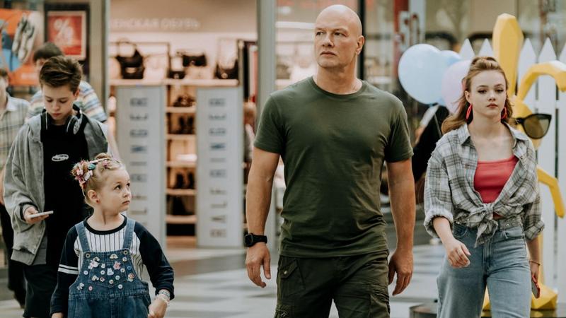 Трейлер фильма «Лысый нянь»: Служба специального наблюдения за детьми