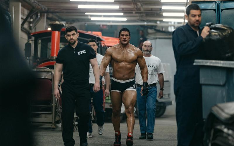 «Крушащая машина» с Дуэйном Джонсоном и Эмили Блант: Скалы тоже плачут