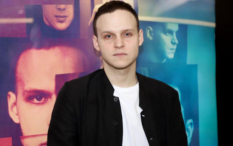 «Важнее, конечно же, будущее»: Интервью с Данилом Стекловым, актером второго сезона проекта «Секс. До и после»