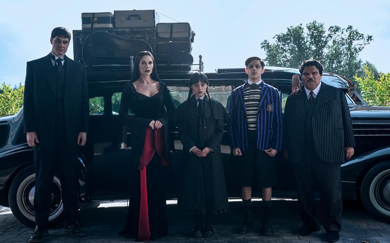 Зомби превращается в Франкенштейна: Как закончился второй сезон «Уэнсдэй»