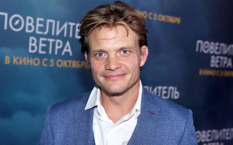 Метаморфозы злодея и праведника: 10 фильмов и сериалов с Евгением Ткачуком