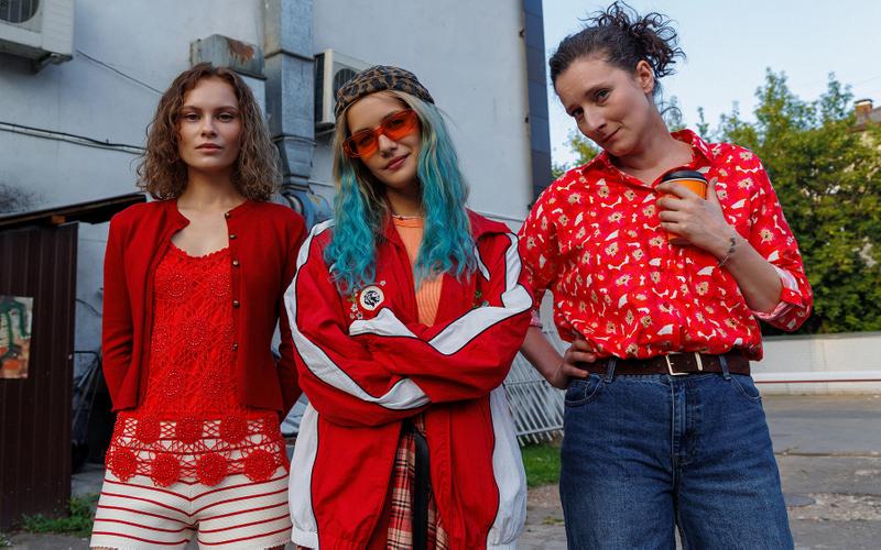 Три дерзких повести: Интервью с командой сериала «Хай, систерс»