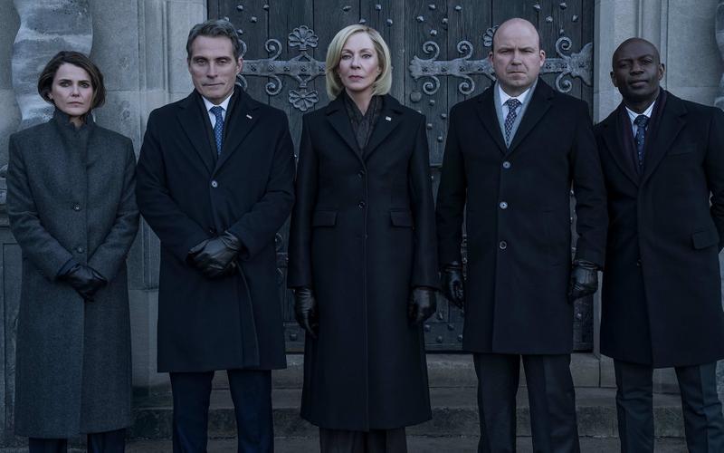 Приключение американцев в Лондоне: Каким получился третий сезон «Дипломатки»