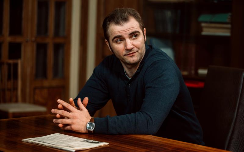 «Для меня в жизни самое сложное — ждать и догонять»: Интервью с Максимом Стояновым из сериала «Душегубы. 1989»