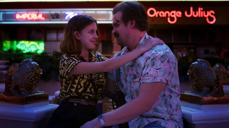 Звезда «Очень странных дел» Милли Бобби Браун обвинила Дэвида Харбора в неподобающем поведении