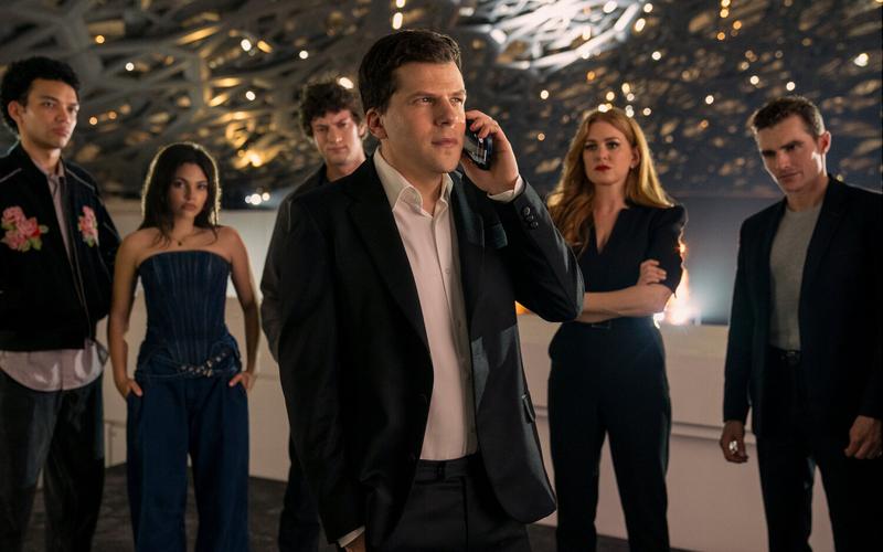 Что смотреть в кино в ноябре: «Сущность», «Новая волна» и «Я бы тебя пнула, если бы могла»