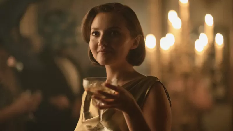 Тизер сериала «Тайна семи циферблатов» по роману Агаты Кристи