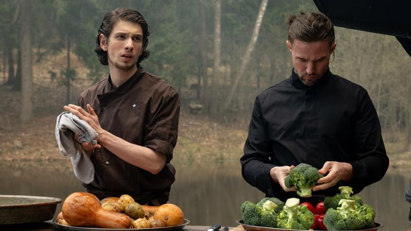 «Это же не про еду»: Трейлер сериала «Жар» с Даниилом Воробьёвым и Марком Эйдельштейном