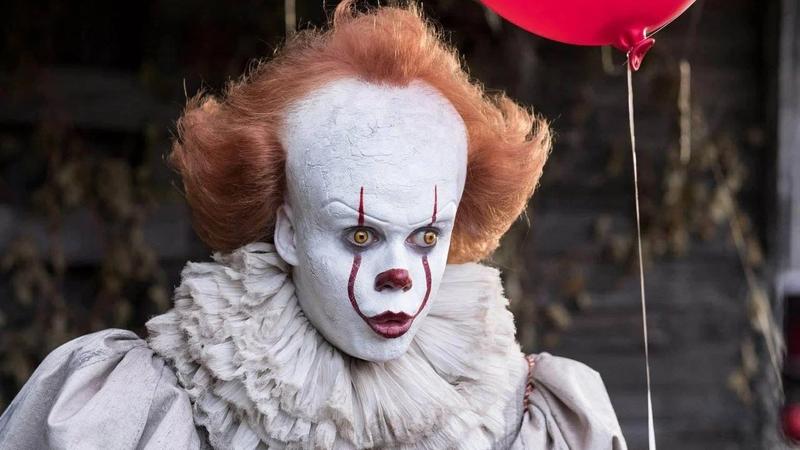 «Оно» Стивена Кинга начали убирать с маркетплейсов и полок книжных магазинов