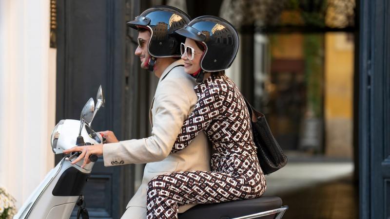 Трейлер пятого сезона «Эмили в Париже»: Лили Коллинз покоряет Рим