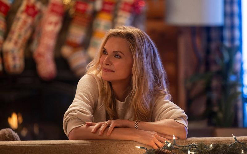 «Боже. Как. Смешно.» с Мишель Пфайффер и Джейсоном Шварцманом: Женщина на грани нервного срыва