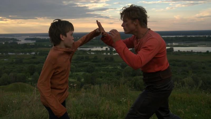 «Волчок» с Евгением Ткачуком вырвался в лидеры российского кинопроката за выходные