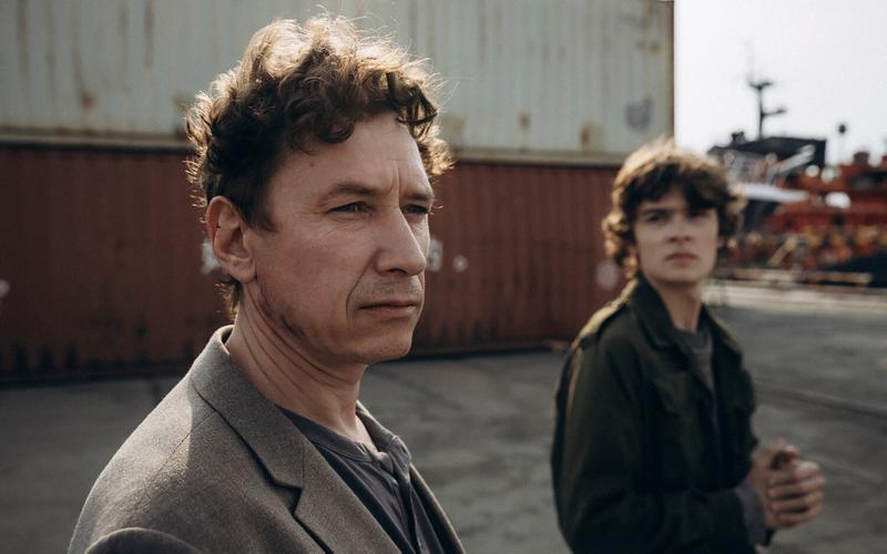 Сын в отца: Стоит ли смотреть криминальный сериал «Обнальщик» с Александром Яценко