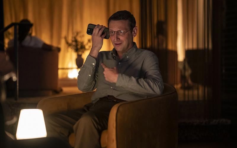 Почему «Мебельная компания» — один из самых диких сериалов года