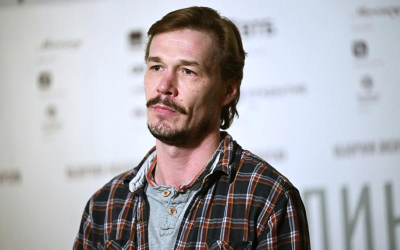 От сантехника до главы ТСЖ: Фильмы и сериалы с Артёмом Быстровым