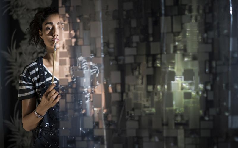 Жанр «суета» и «кринж кринжем»: Что пересматривают на Новый год кинокритики и писатели