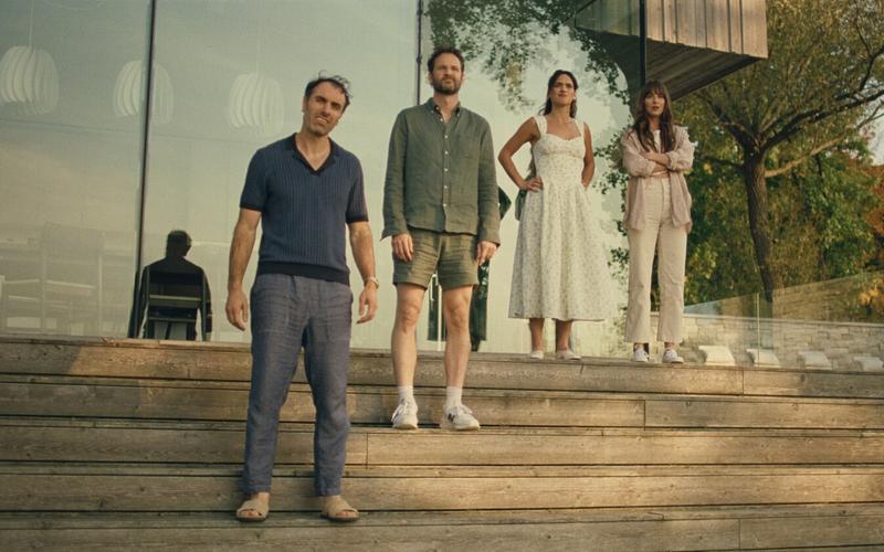 «Нескромные» с Адрией Архоной и Дакотой Джонсон: Друзья на страже брака