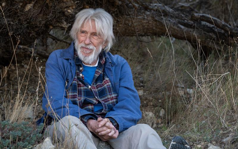 «Человек, который видел медведя, который видел человека» с Пьером Ришаром: Старик у моря