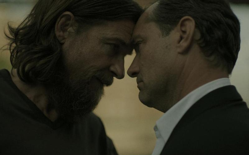 Почему не стоит пропускать сериал «Чёрный кролик» с Джудом Лоу и Джейсоном Бейтманом