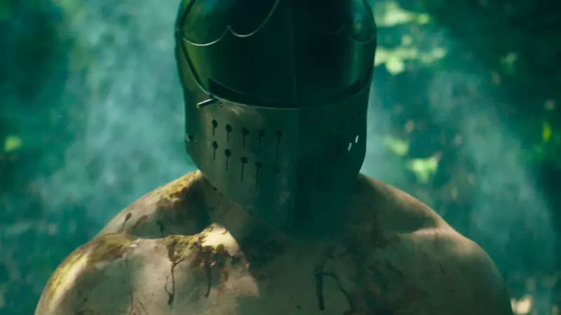 Трейлер фильма «Проклятый рыцарь» с Софи Тёрнер и Китом Харингтоном