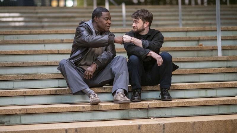 «Меня увидят в новом свете»: Трейлер сериала «Падение и взлёт Реджи Динкинса» с Дэниэлом Рэдклиффом