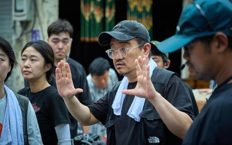 «Я хотел снять камерное кино, для меня это эксперимент»: Интервью с Ён Сан-хо, режиссёром «Без лица»