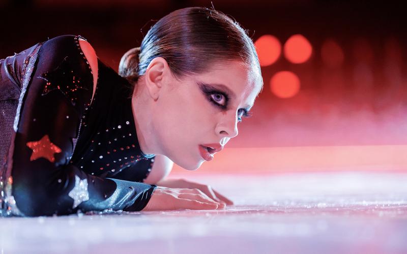Каким получился сериал «На льду» с Ангелиной Пахомовой, Викторией Толстогановой и Петром Фёдоровым