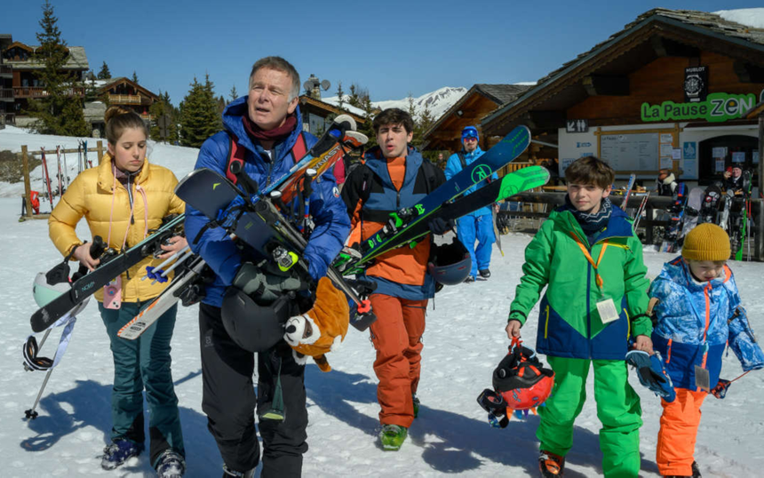 Дайджест новинок недели: Детки и папа в Альпах, крутые парни в футуристической пустыне